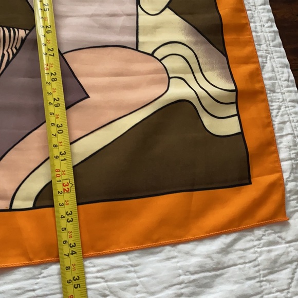 Large Picasso Scarf - Picture 7 of 7